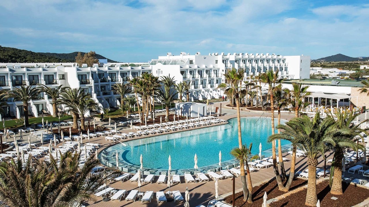 You are currently viewing The Ultimate Guide to All-Inclusive Hotels in Ibiza for families